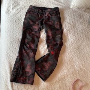 686 women’s snowboard / ski pant sz S